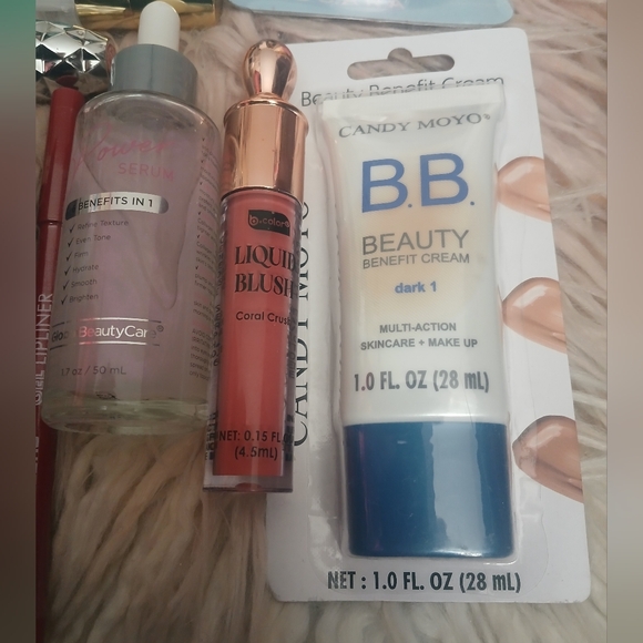 HUGE New NIB Make Up Press On False Nails Lashes And Face Serum FREE make Up Bag - Picture 3 of 13